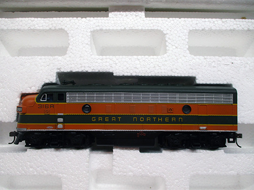 image of Great Northern Locomotive Model in Original Packaging