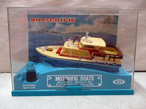 image of Boaterific Battery-Operated Toy Boat