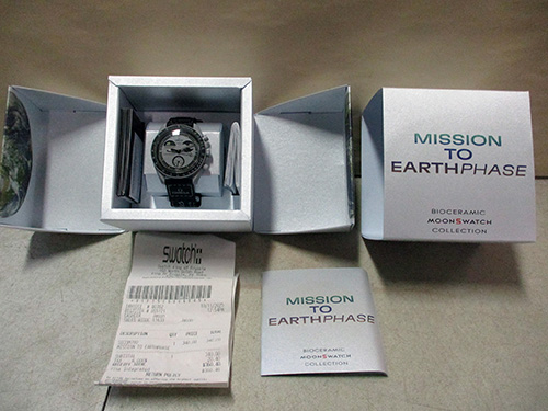 image of Swatch MoonSwatch Mission to Earthphase Watch
