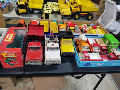 A collection of vintage Tonka trucks - image 5