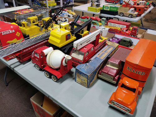 A collection of vintage Tonka trucks - image 7